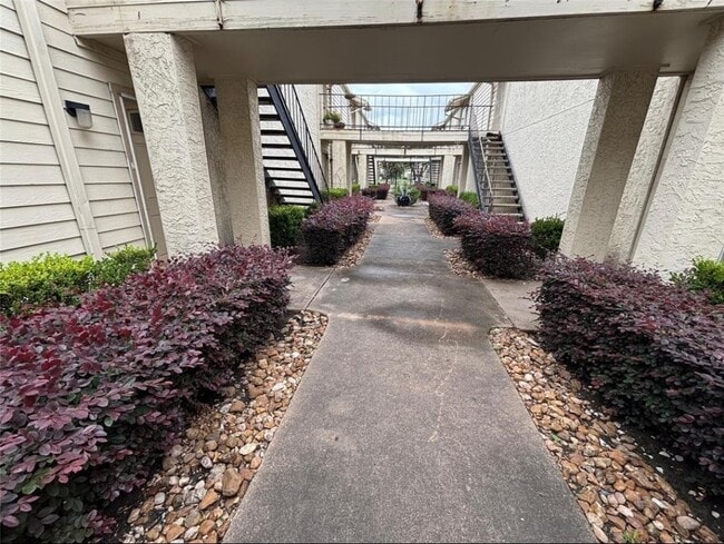 Photo - 10075 Westpark Dr