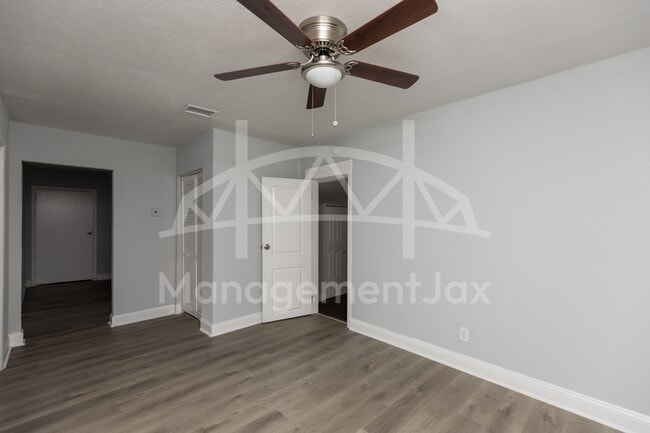 Photo - 5736 Teeler Ave