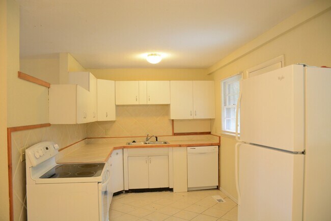 Photo - 2035 Tecumseh Rd Unit 2035