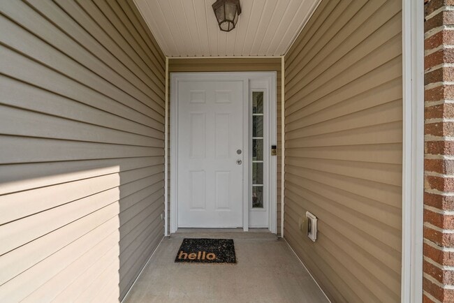 Photo - 4 Bedroom Pet Friendly Home For Rent With ...