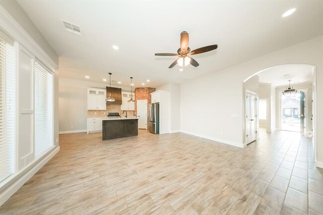 Photo - 2517 SE 38th St