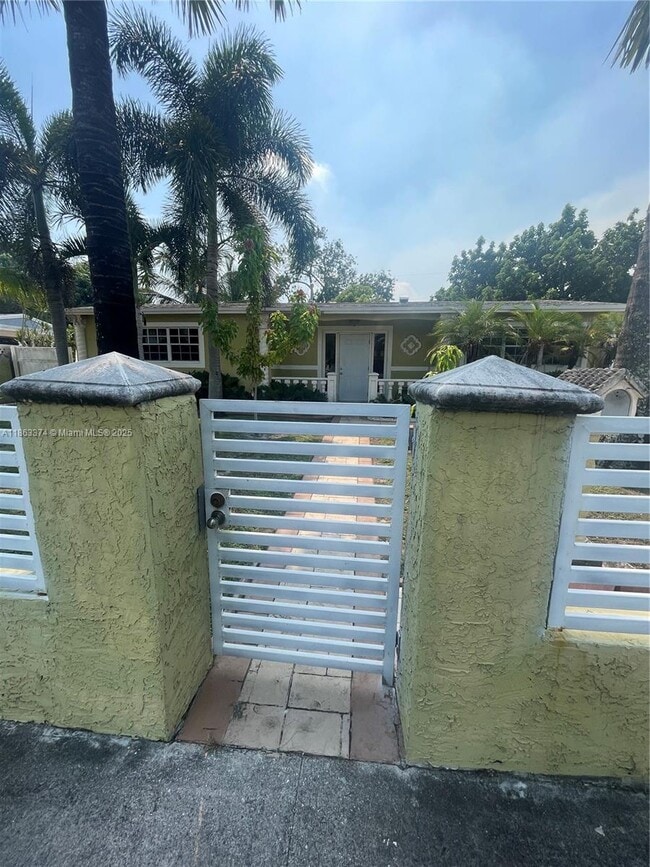 Photo - 18611 NW 10th Ave Unit 2