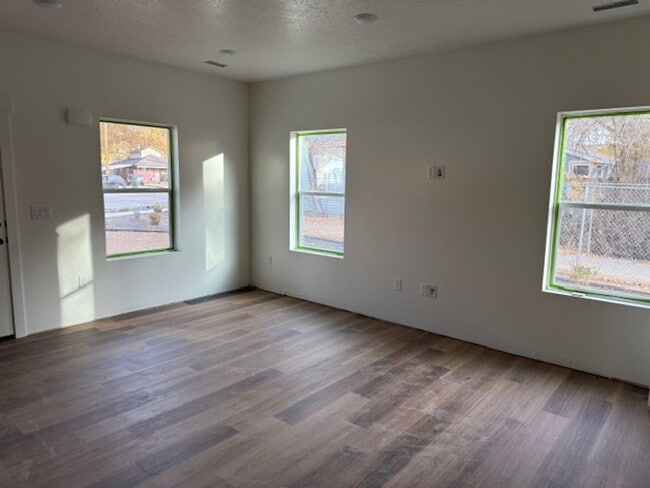 Photo - Beautiful townhome with 2 car garage, Central Air and Master Suite