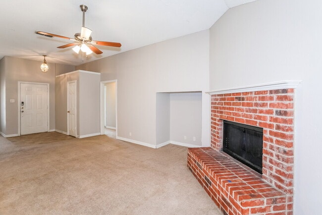 Photo - 309 Woodlawn St