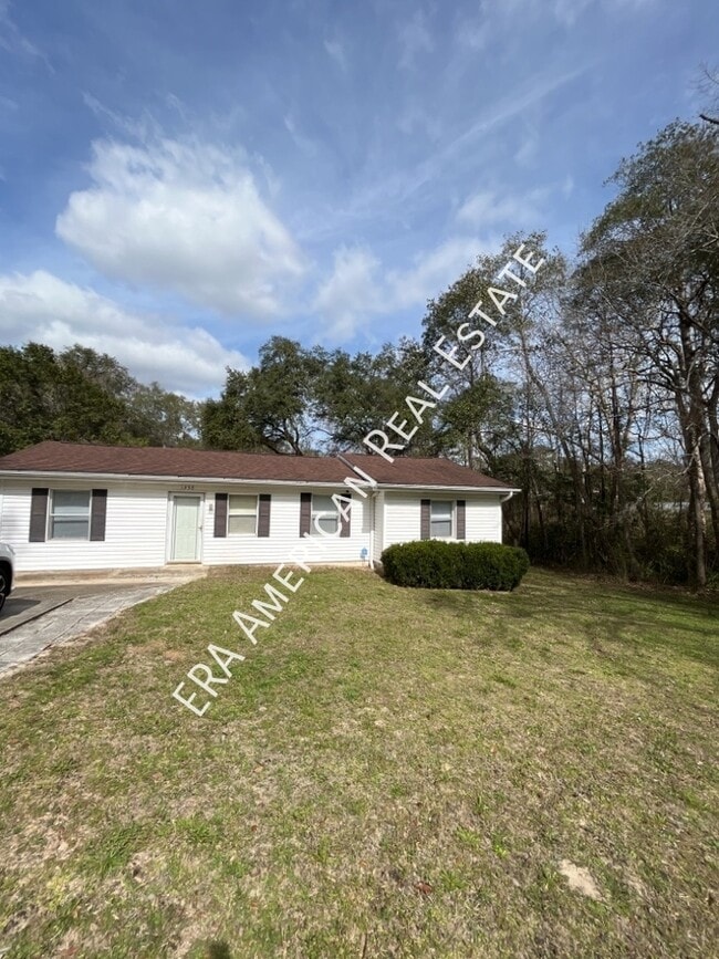 Photo - 1258 E Chestnut Ave House