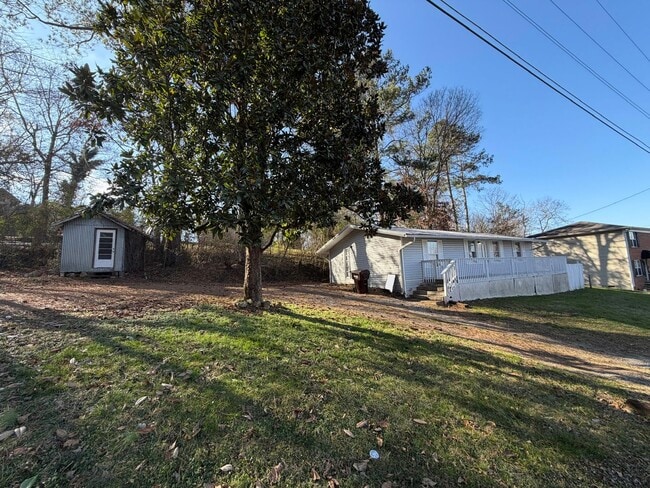 Photo - 132 Heather Ln NW