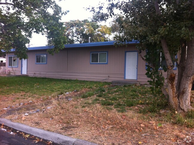 Building Photo - Duplex for Rent  Pet Friendly! Rental