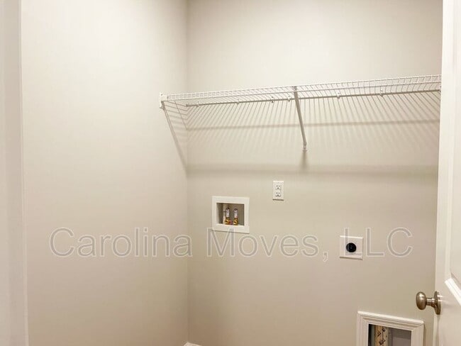 Photo - 121 Braxton Dr