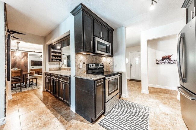 Photo - 11 10th Ave N