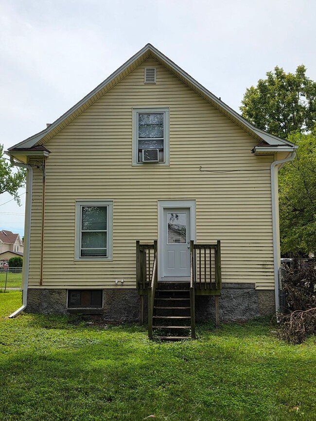 Photo - Large 3 Bedroom newly updated house for rent!