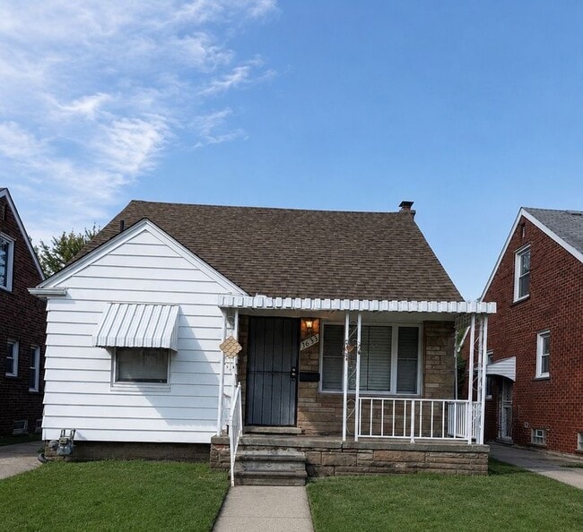 Building Photo - 7633 Fielding St