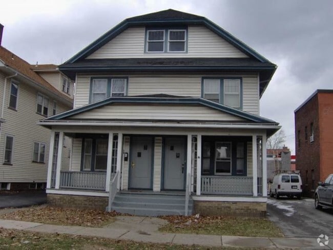 Building Photo - 15 Boardman St Rental