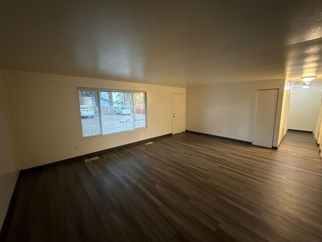 Photo - 848 Plymouth Dr NE Unit 6