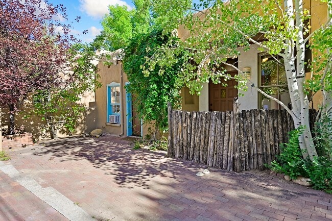 Photo - Classic Adobe in the Heart of Santa Fe’s D...