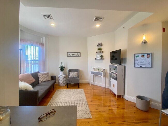 Photo - 10 Brainerd Rd Unit 43