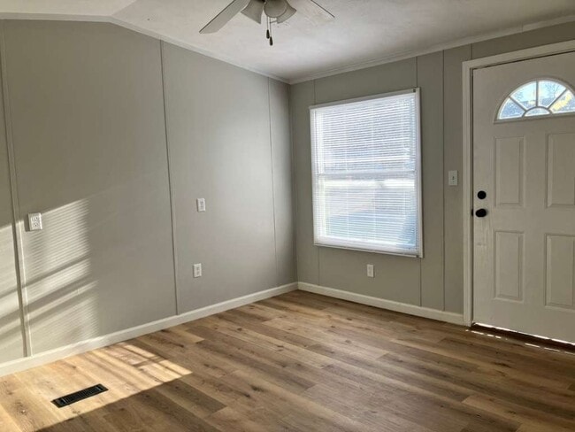 Photo - 19 Deerwood Park