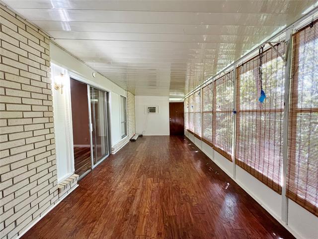 Photo - 907 S Bowen Rd
