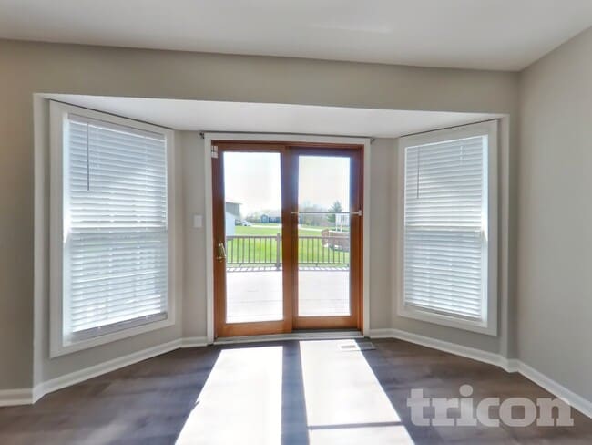 Photo - 1920 Fairground Dr