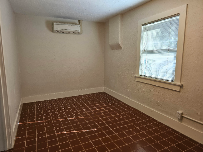 Photo - 37 E University Blvd