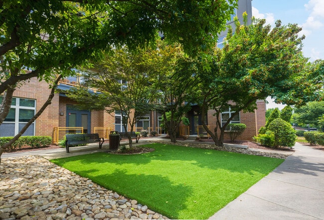 Photo - Elizabeth Square Apartments