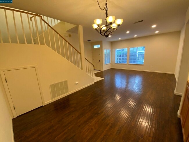 Photo - 149 Heritage Park Dr