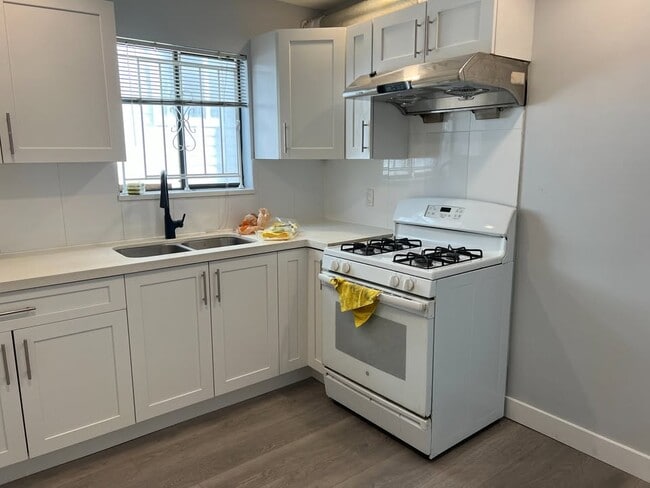 Photo - 783 E 52nd Ave