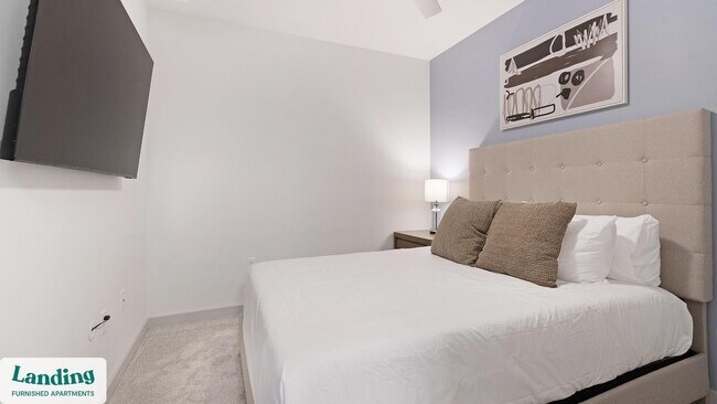 Photo - 1148 N Main St Unidad 206