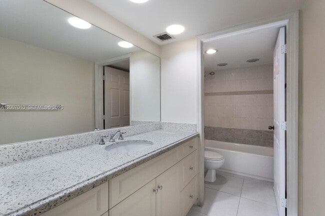 Photo - 10855 SW 112th Ave Unit 211