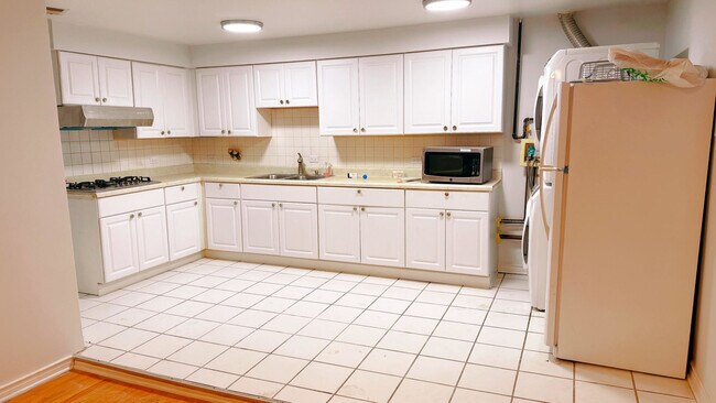 Photo - 238 W 31st St Unit 2W