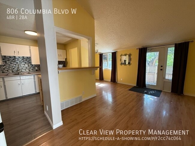 Photo - ?? Spacious 4-Bedroom Fenced Home in West Lethbridge!  **PROMO: 1ST MONTH FREE in a 12-18 month l...