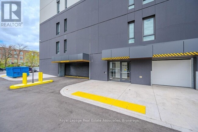 Photo - 741 King St W Unité 203