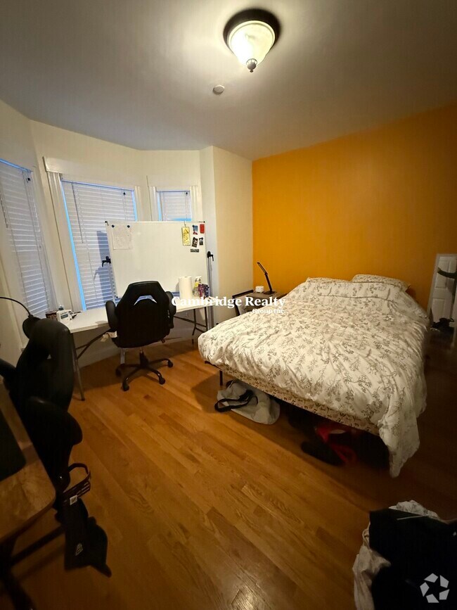 Building Photo - 212 Green St Unit 2 Rental