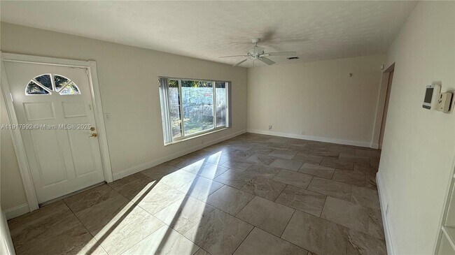 Photo - 212 SW 13th St Unit #1 Front