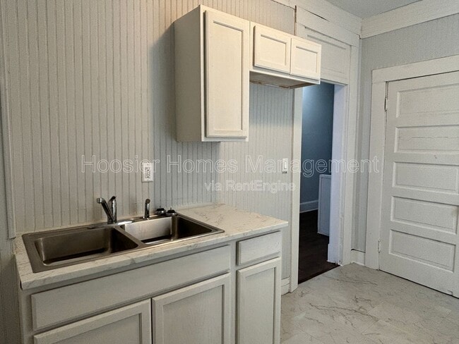 Building Photo - 330 N Arsenal Ave Unit B