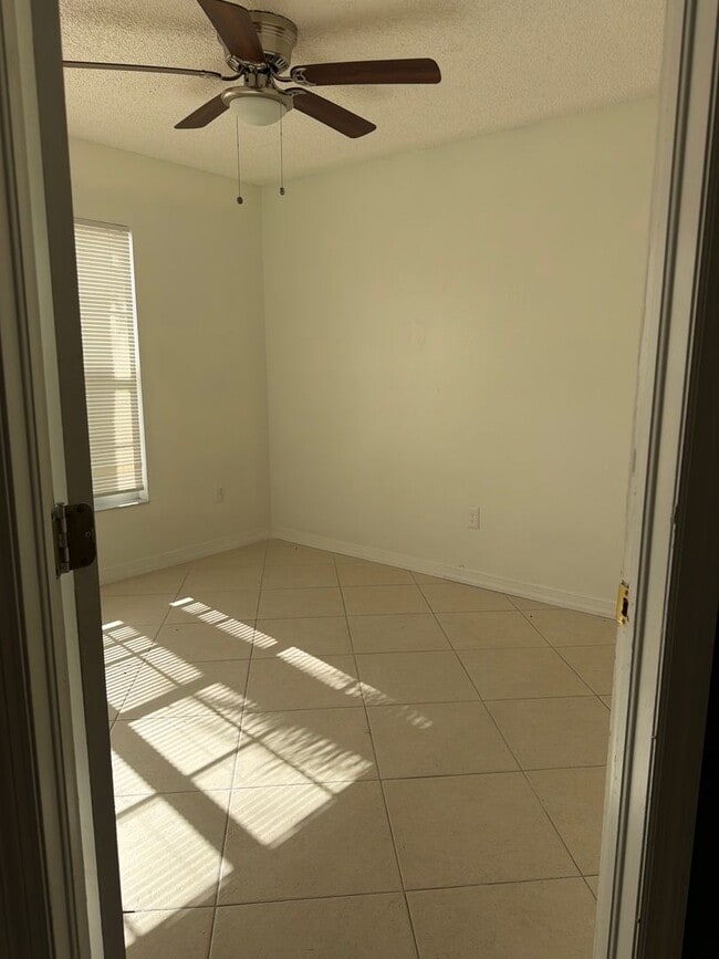 Photo - 13855 Glasser Ave