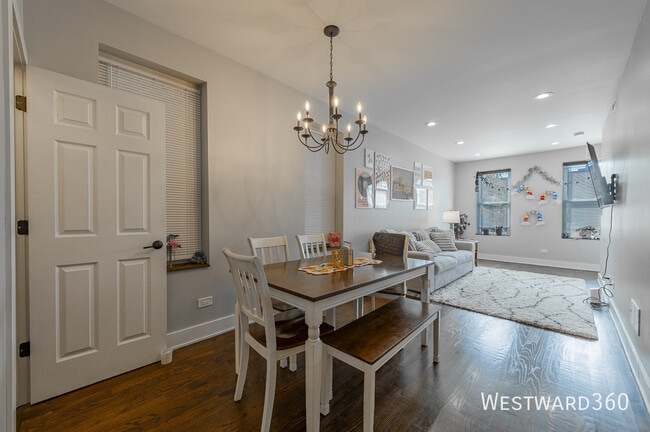 1640 W Blackhawk St Unit 2