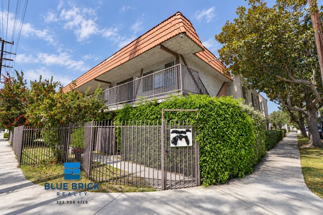 Photo - 14235 Vanowen St Unit 19
