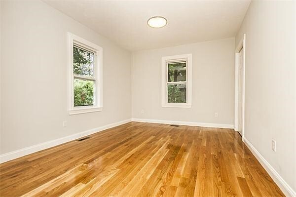 Photo - 18 Cottage Park Ave Unit 1