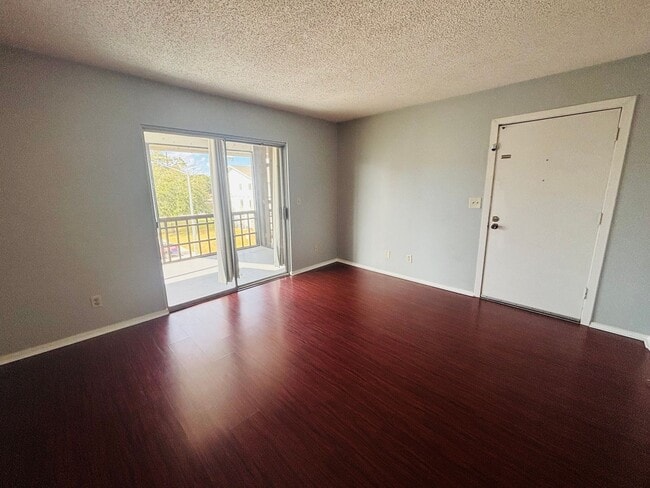 Photo - 2/1 Clean apartment