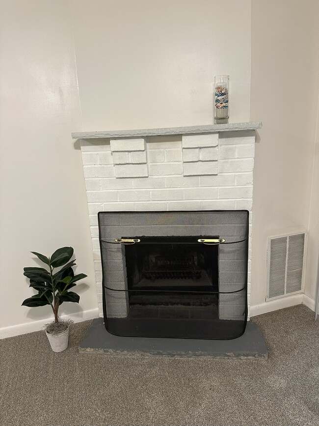 Photo - 703 Camelback Ct