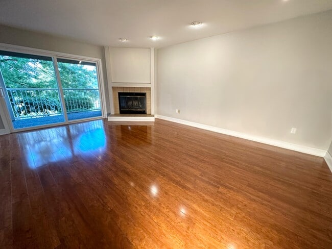 Building Photo - 2572 14th Ave W Unit 101 Rental