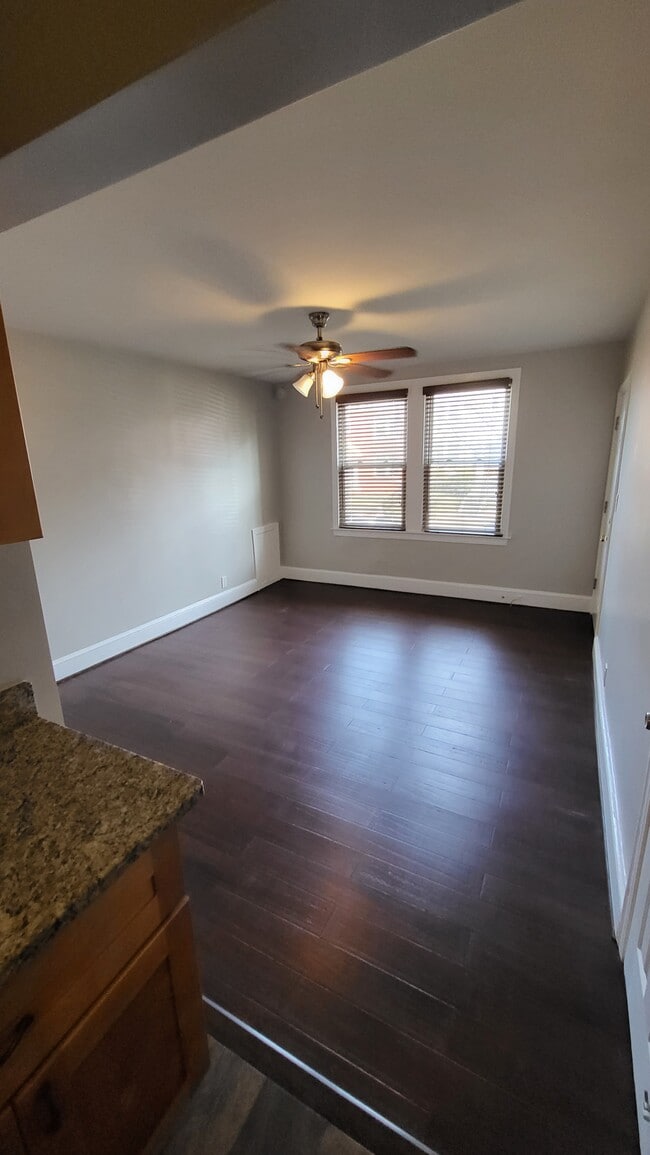 Photo - 1231 Penn St NE Unidad 4