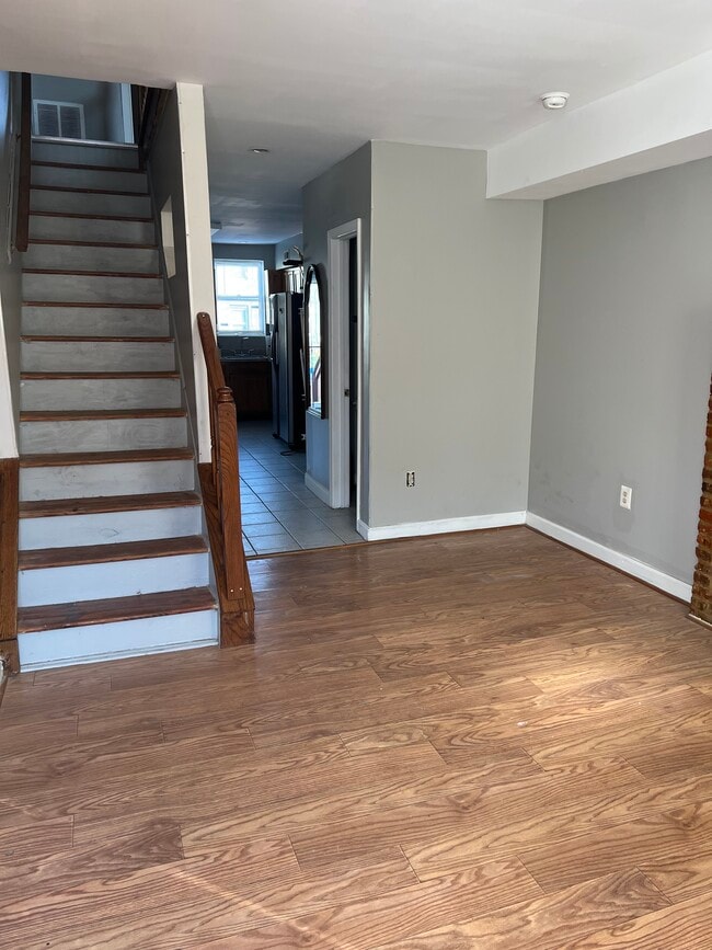 Photo - 1419 Ward St