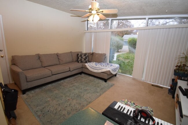 Photo - Cozy 2 Bedroom Duplex in Holladay