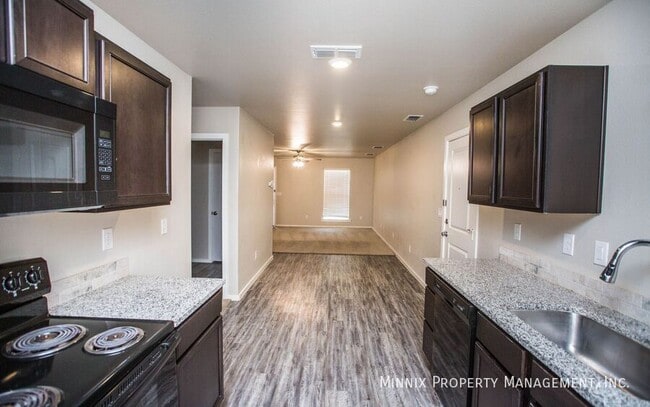 Photo - 1606 134th St