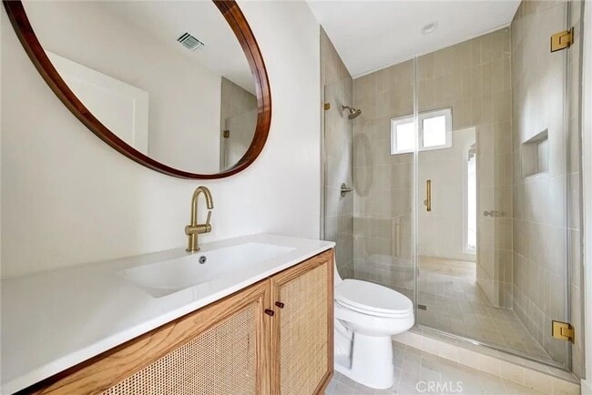 Photo - 1569 Wesley Ave