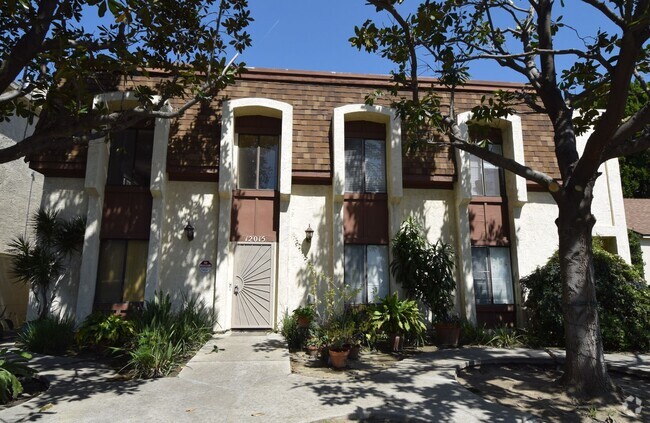 Building Photo - 12015 Burbank Blvd Unit 03 Rental