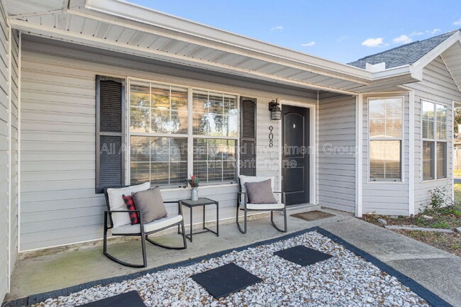 Photo - 908 Emily Cir