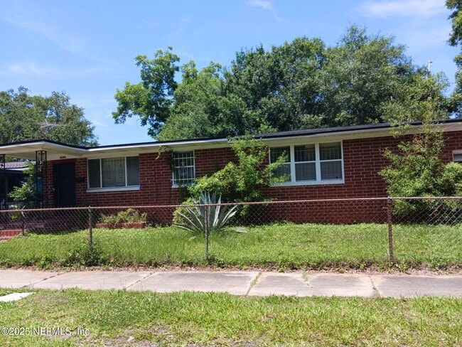 Photo - 1553 W 19th St House