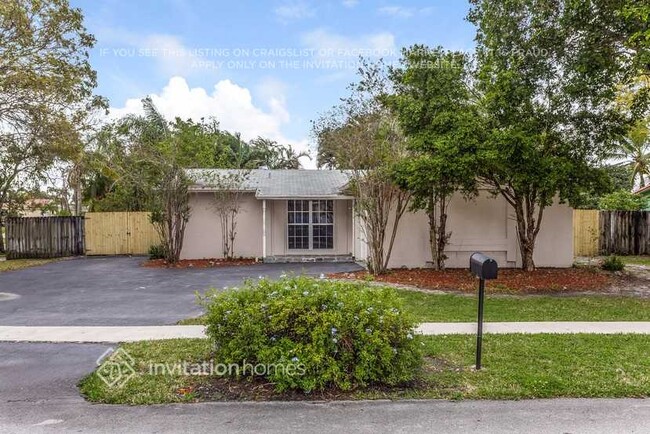 Photo - 1000 NW 93rd Terrace House